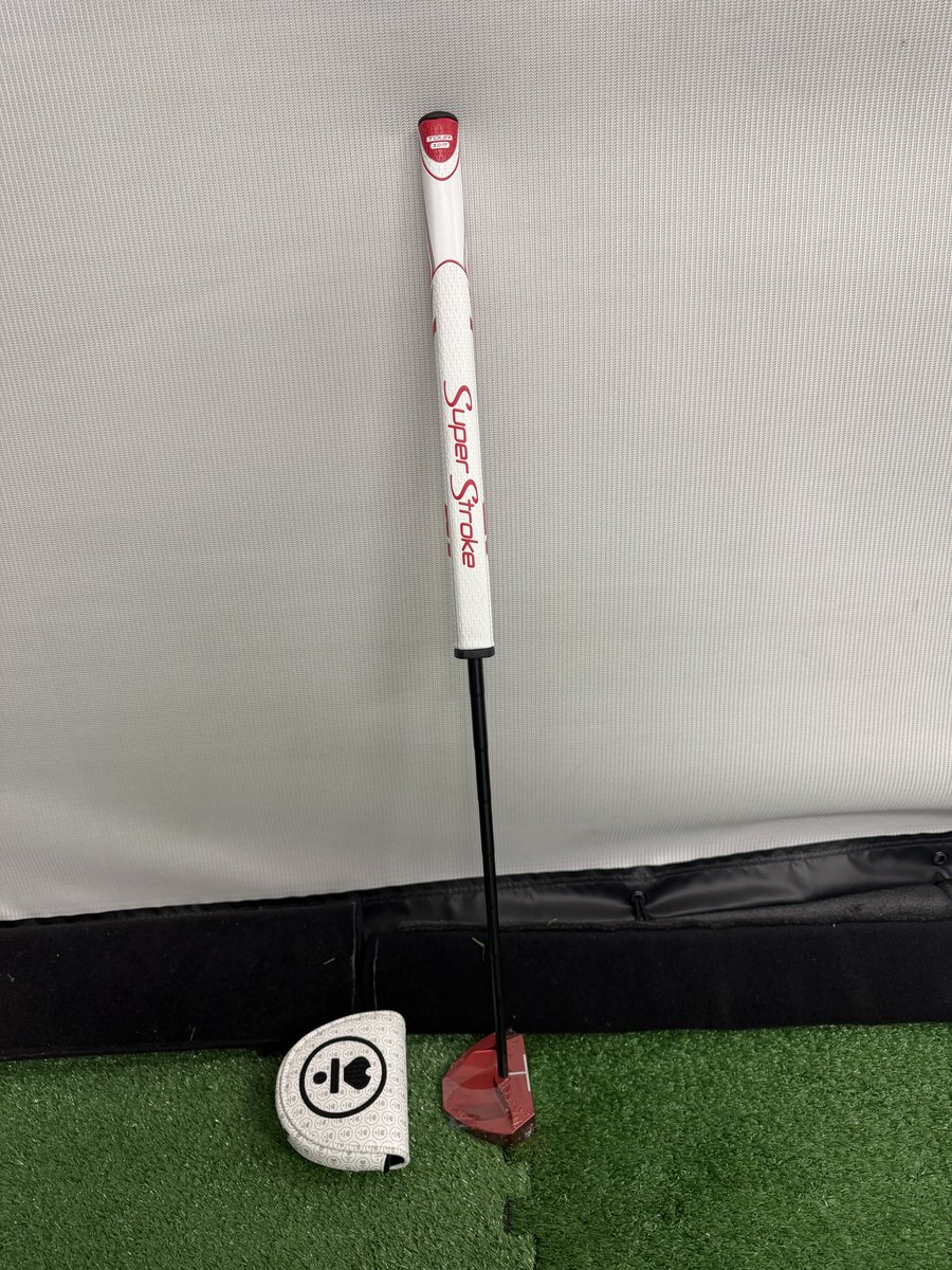 TopGunGolfFL's tweet image. Our clients new @labgolfputters OZ.1i ready to roll the rock on the greens!
#topgungolffl #topguncustomgolf #CustomFitting #golf #labputters #putters