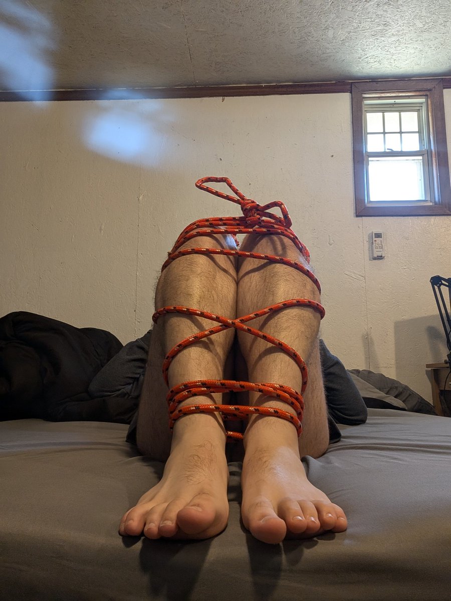Come check out some of my content? #bondage #nsfw #bdsm #nsfwtwt #nudes #selling #feet #footfetısh 

app.feetfinder.com/userProfile/Ry…