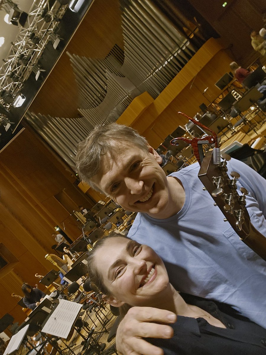 ZoeConwayfiddle's tweet image. Day 1 done with the WDR Funkhausorchester here in Köln!!
So happy to hear our music come to life 💜
Looking forward to our sold out performance on Friday 🙏 

#orchestra #irishmusic #composer #fiddle #guitar #song #folkduo