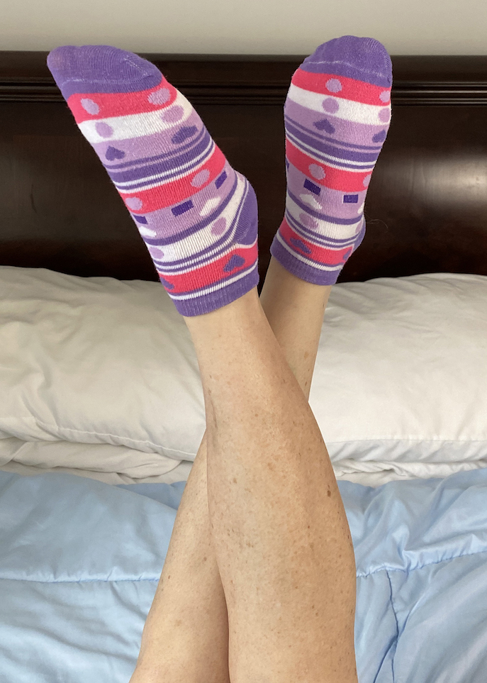 PasonActress's tweet photo. I started PT for my Rt. #Foot yesterday! #BrokenFoot Taking it's time to heal but progress. Like my #socks? More #Pics & #Videos in my 💜Linktree 💜 U know which one to click 😉 #Feet #FunSocks #Healing #Injury #Pason #PasonActress https://t.co/J5g2IIrZnB