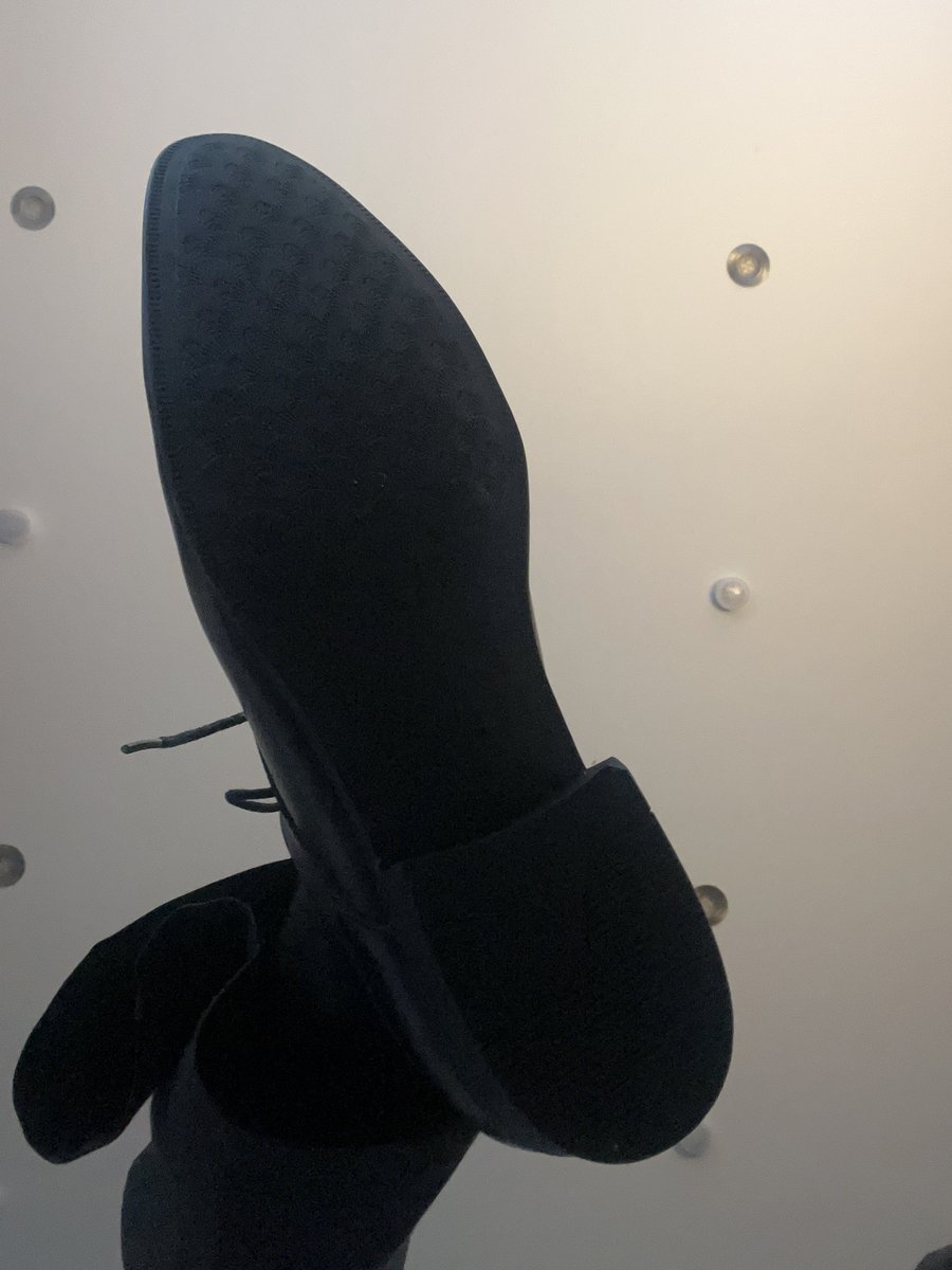 All that stands between you and getting my attention is the press of a button 😏throne.com/irishfindom