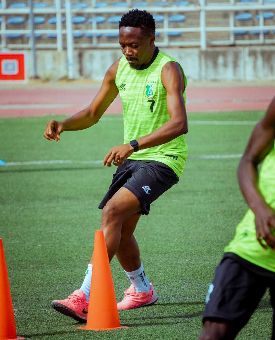Ahmed Musa Leads By Example.

- The Governor trains hard, leads harder.
- Brings experience, leadership and passion to Kano Pillars.

Respect to the legend <a href="/Ahmedmusa718/">Ahmed Musa (MON) (OON) 🎖️🎖️</a>. 🇳🇬🫡❤️