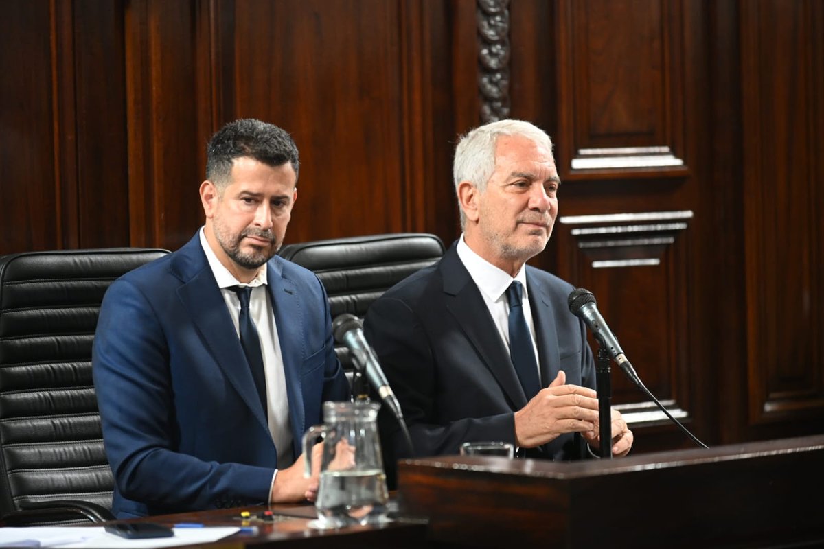 Alak: "Nuestros principios fundamentales son el orden público y el progreso social" 

El intendente de <a href="/LaPlataMLP/">Municipalidad de La Plata</a> se refirió a la mejora de la calidad de vida de los vecinos y la rejerarquización de la ciudad como capital provincial.

databonaerense.com.ar/alak-nuestros-…  <a href="/Julio_Alak/">Julio Alak</a>