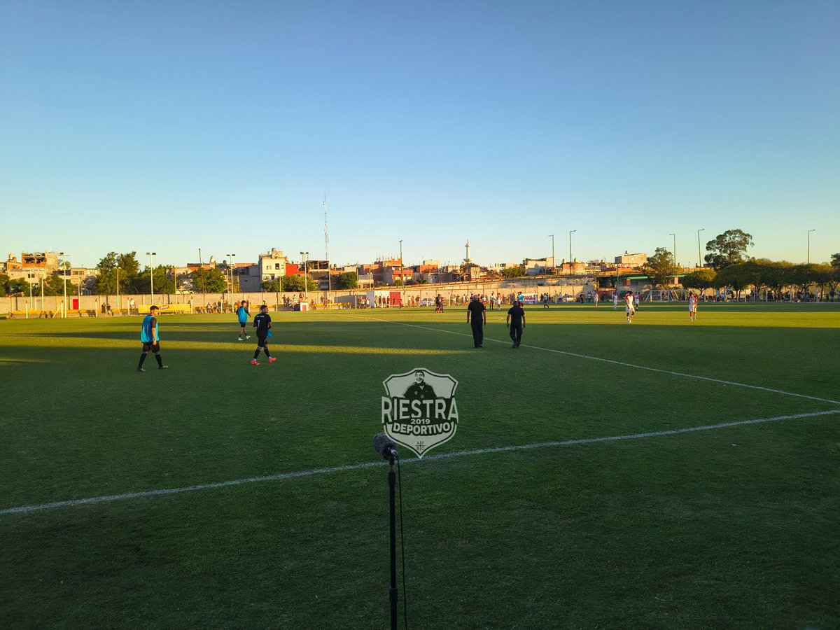 RiestraDxtivo32's tweet photo. 🏁 #Huracan 0 - 1 #Riestra

🎙️ Finalizó el encuentro en La Quemita, con gol de Ronald #Villafañe, el #Malevo supero por la mínima al #Globo y se quedó con tres puntos de oro, recordemos que #Montenegro se fue expulsado de manera temprana en la visita.

#ProyecciónApertura2026 https://t.co/AVzXr4cJHY