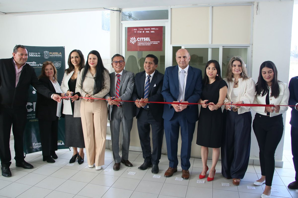 SedetraGobPue's tweet photo. Cuando en Puebla abrimos puertas al talento, construimos futuro con responsabilidad. La instalación del CITSEL es una muestra de ello. 🤝✨

Bajo el liderazgo del gobernador @armentapuebla_, consolidamos este centro en la Universidad Politécnica Metropolitana de Puebla, junto al Instituto Mexicano de la Propiedad Industrial.

Acercamos servicios estratégicos de empleo y propiedad industrial a la comunidad universitaria y a las familias del sur de la capital. Más oportunidades, más desarrollo y más orgullo poblano. #PensarEnGrande #PorAmorAPuebla
