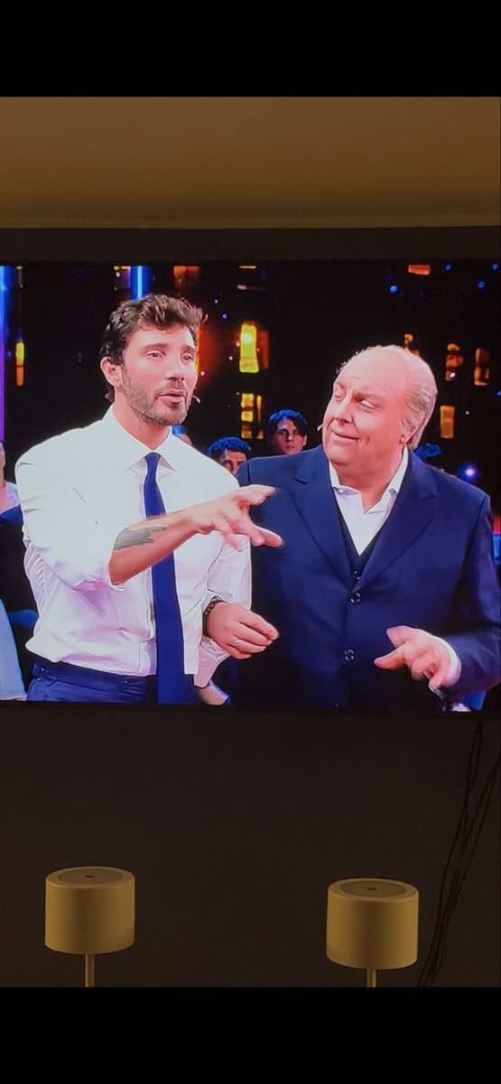 Finicella's tweet photo. Adoro #staseratuttoepossibile #gerryscotti #StefanoDeMartino https://t.co/JOZcAixygk