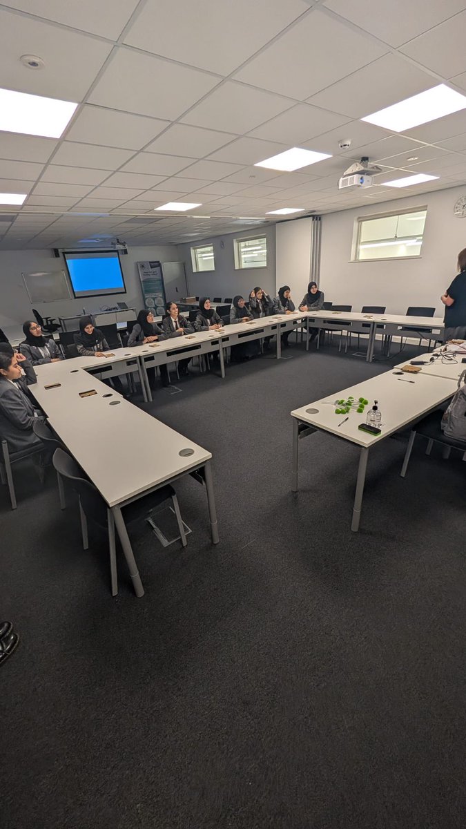SharplesSchool's tweet photo. Some Y9 students had a visit to SP Electricity North West training academy in Blackburn today. Pupils toured the facility and spoke to engineers and IT experts about their roles in providing power to the North West! https://t.co/8CJQYKiJRo