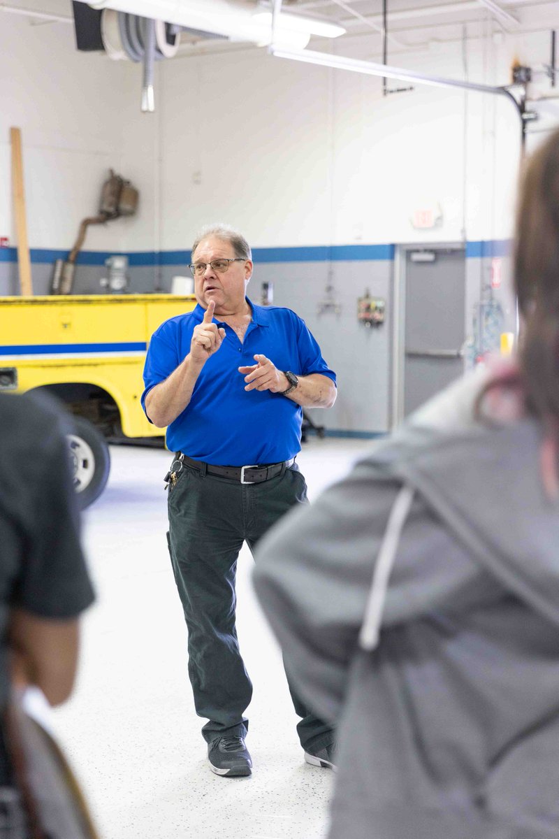 PittCC's tweet photo. 🔧🚗 Students from E.B. Aycock got a hands-on look at the future during their visit to Pitt Community College’s Automotive and Building Construction programs!

@PCS_NC @greenvillenccoc

Learn more about these programs:
https://t.co/qMTPpnbz2s #pittcc https://t.co/vuq9FUEzAN