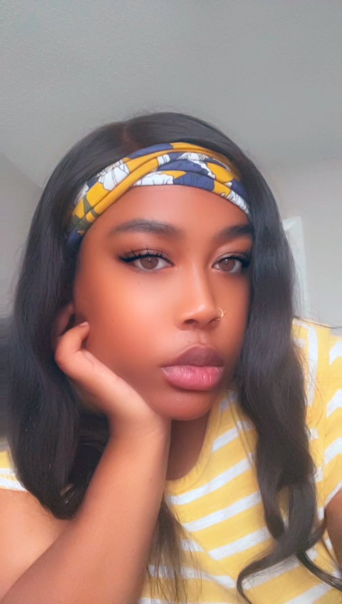 theygo4jay's tweet photo. 💛🌻 https://t.co/jooKWfMPXh