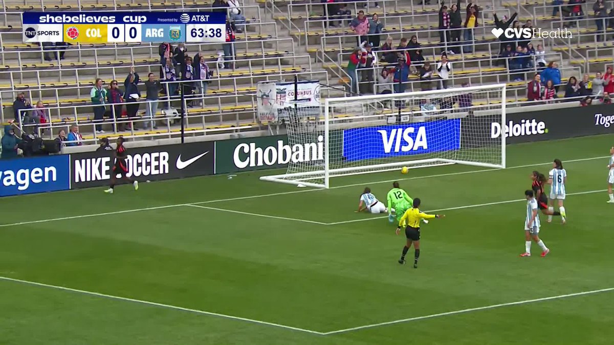 Linda Caicedo makes the run to put Colombia up 1-0 on Argentina 💨