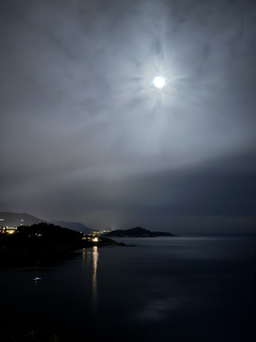 Alastair Hilton tweet media