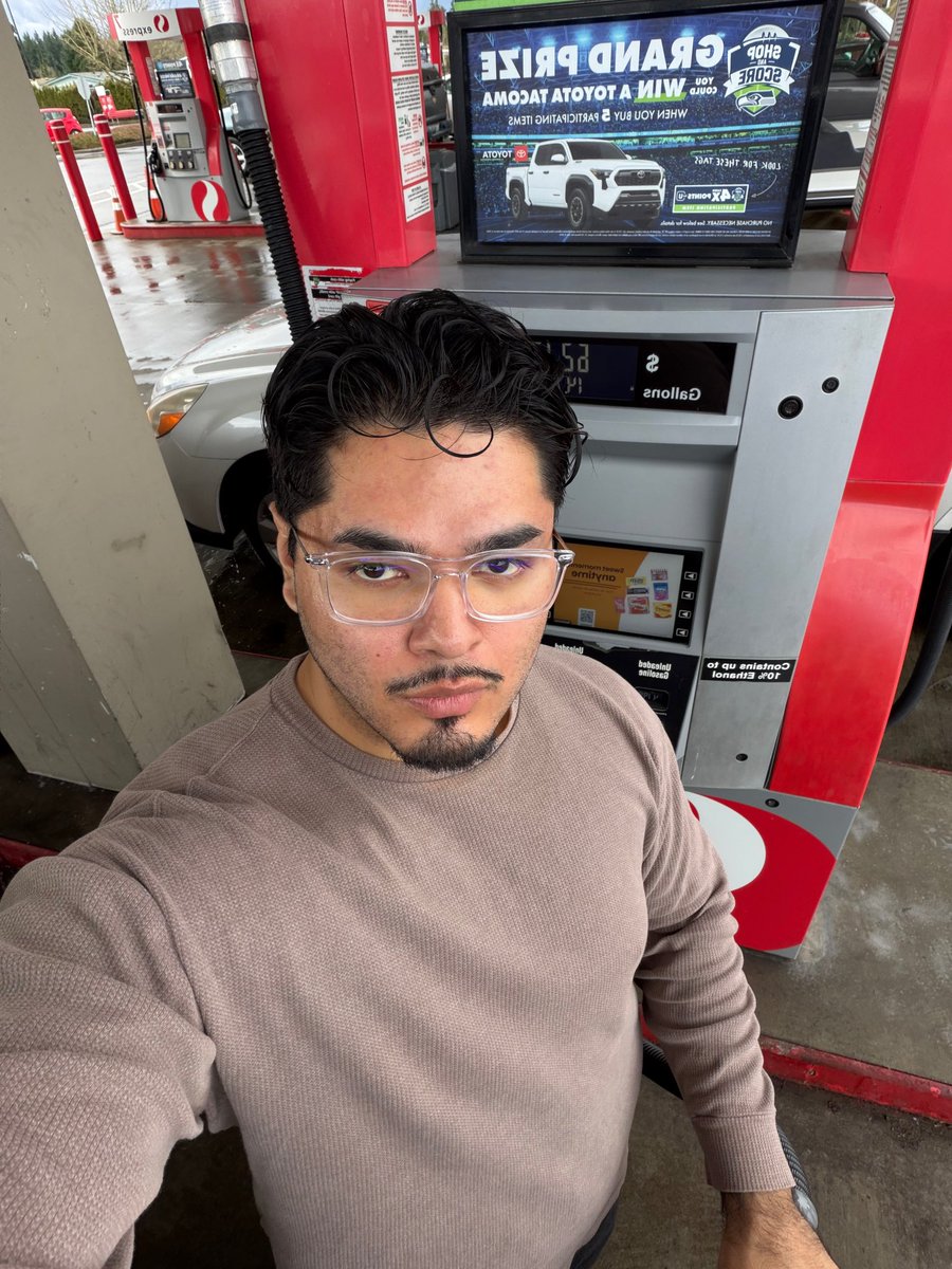 alex tweet media