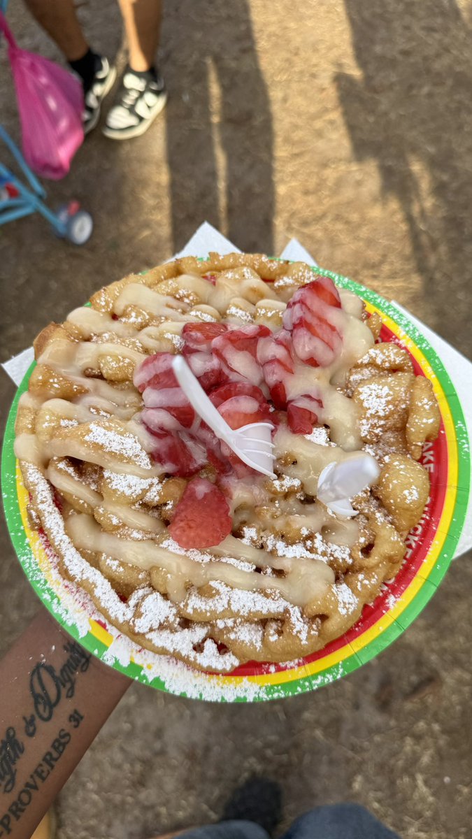 artecia_aa's tweet photo. Strawberry festival 1000/10 🍓 https://t.co/NXDDdKv0Pi