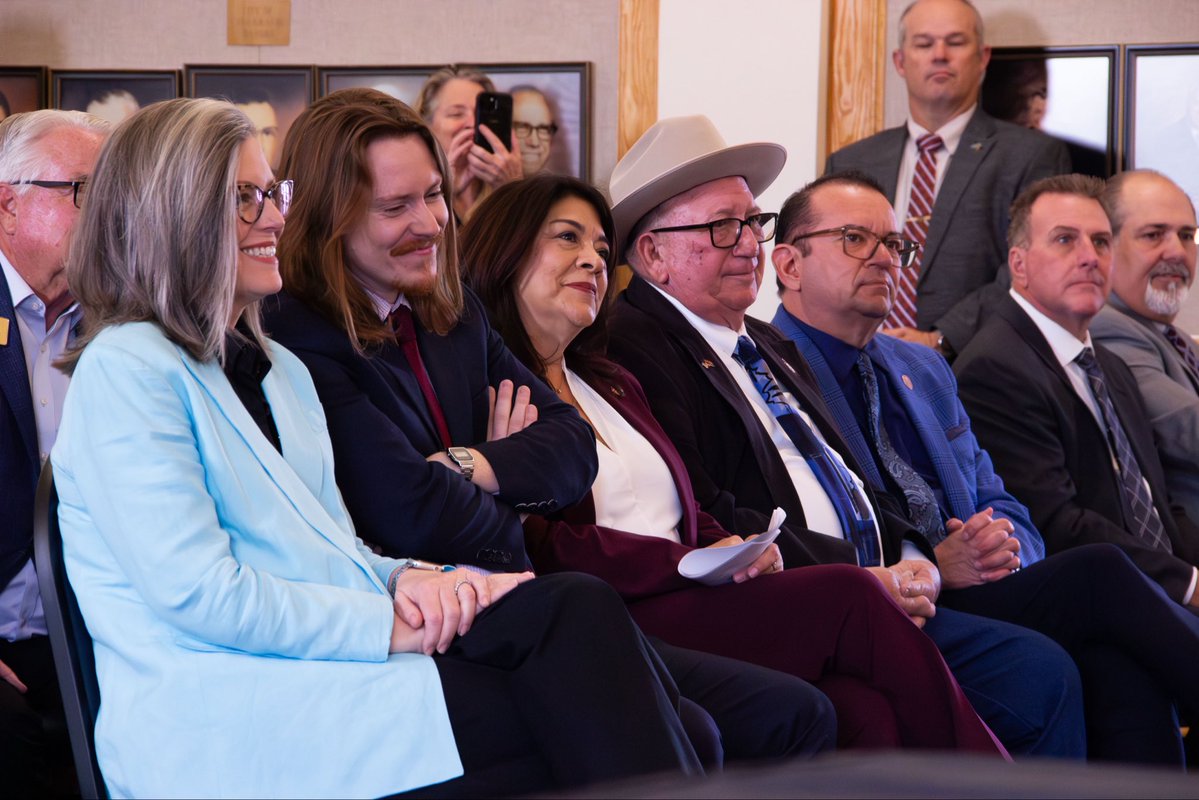 Governor Katie Hobbs tweet media