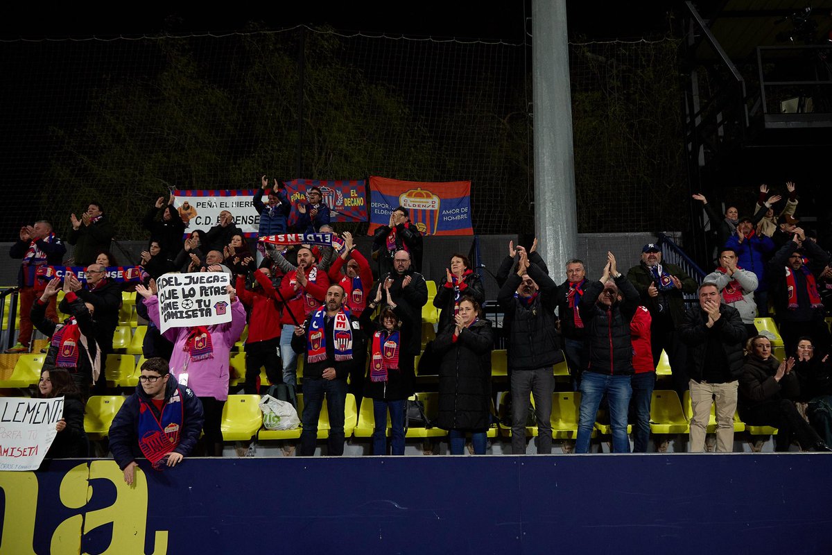 😖 La derrota duele. Pero más fuerte que el golpe es vuestro aliento desde la grada ❤️‍🔥

Hoy caemos… y nos volvemos a levantar con vosotros 💙❤️ #FeEnElDestino