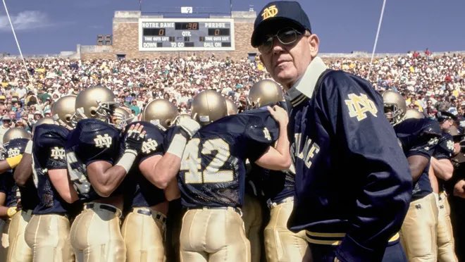 EKlambara's tweet image. RIP to a College Football legend in Lou Holtz🙏☘️🏈

249 Wins
2x Paul Bryant Award Winner
SEC Coach of the Year
College Football Hall of Fame Class
Presidential Medal of Freedom
1988 National Champion