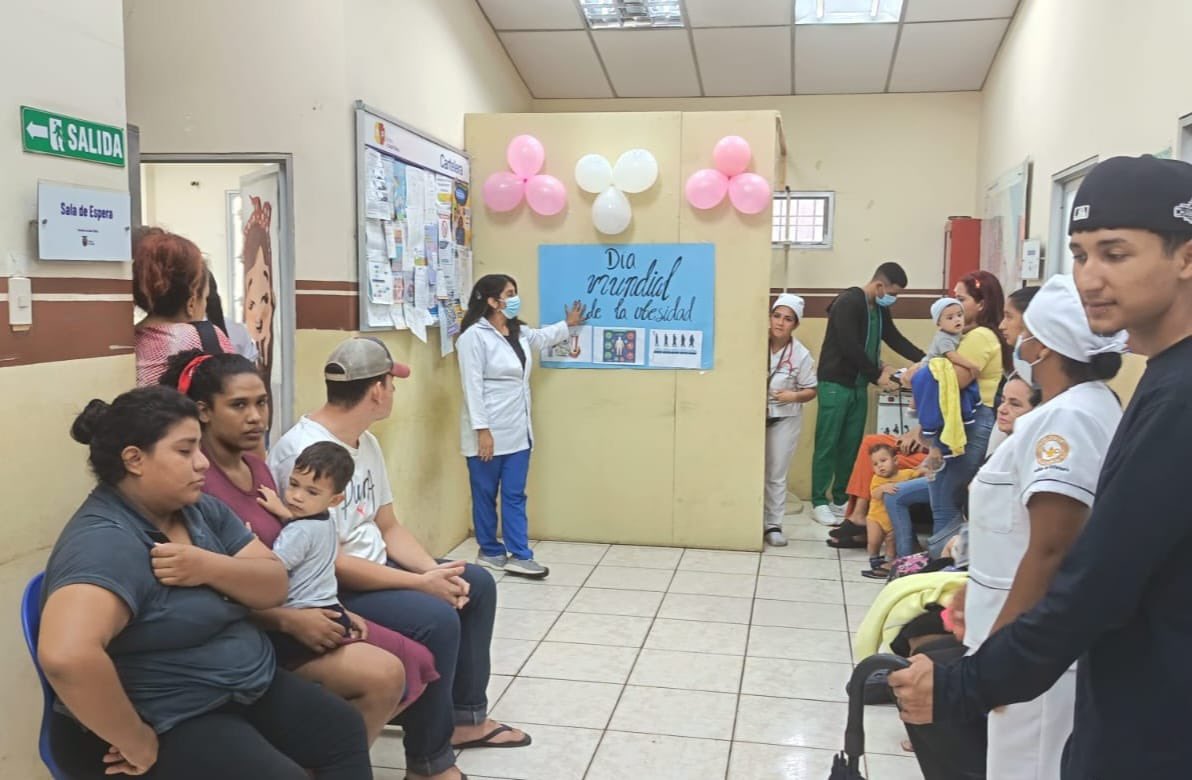 Salud_Guayas's tweet photo. #ElNuevoEcuador I Personal de los centros de salud del #Distrito09D01 realizan sensibilizaciones y #ActividadFísica por recordarse el Día Mundial de la Obesidad. https://t.co/joiOZyuIjf