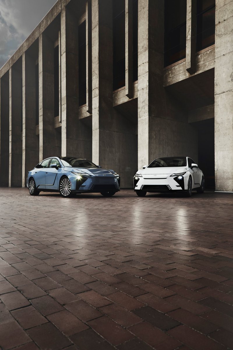 cole_marzen's tweet image. Deliveries for the midsize 2026 Lexus ES will commence later this spring from $48,795, excluding destination and handling. In addition, the hybridized ES 350h can be had from $50,995, while the range-topping ES 500e Luxury can be had for $60,195. #Lexus #LexusES #ES #BEVs #HEVs