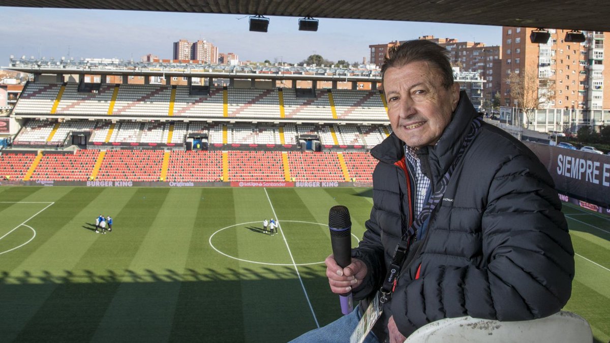 Cuando las cosas se hacen con el alma, la pasión se vuelve imparable.
Rafa, CUANTO TE ECHAMOS DE MENOS en el Estadio de Vallecas.