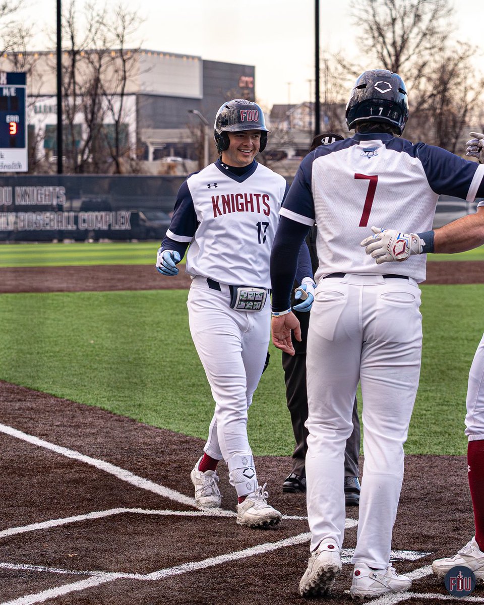 HUNTER RAY FOR THE LEAD ‼️‼️ Hunt hits his first of the year, and we ...