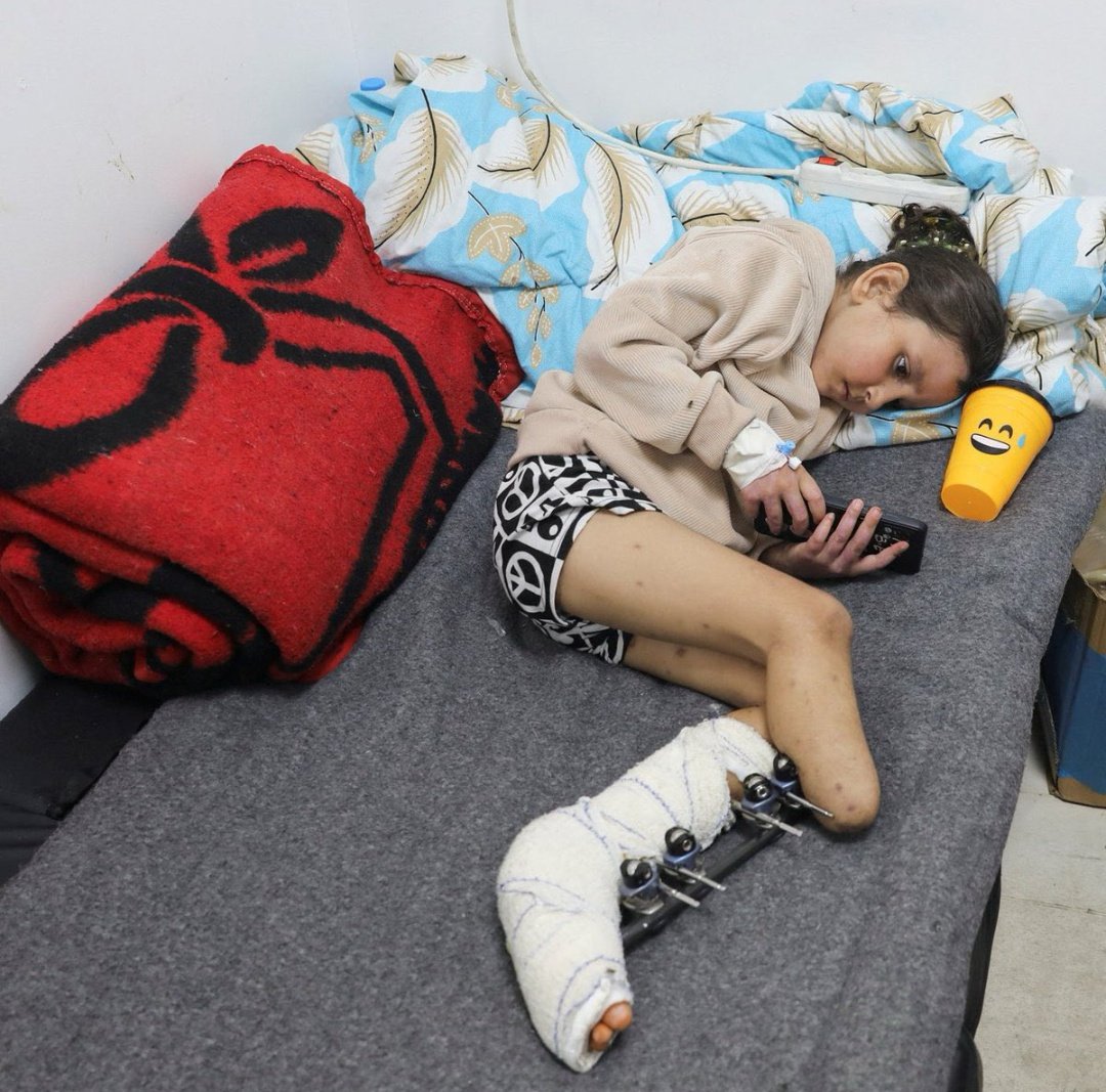 When someone says: "I don't know how to help"?

But all I'm asking is for people share and leave a dot.

3 replies — even dots — can save my children 💔
To donate 👇👇
gofund.me/a3b90f53