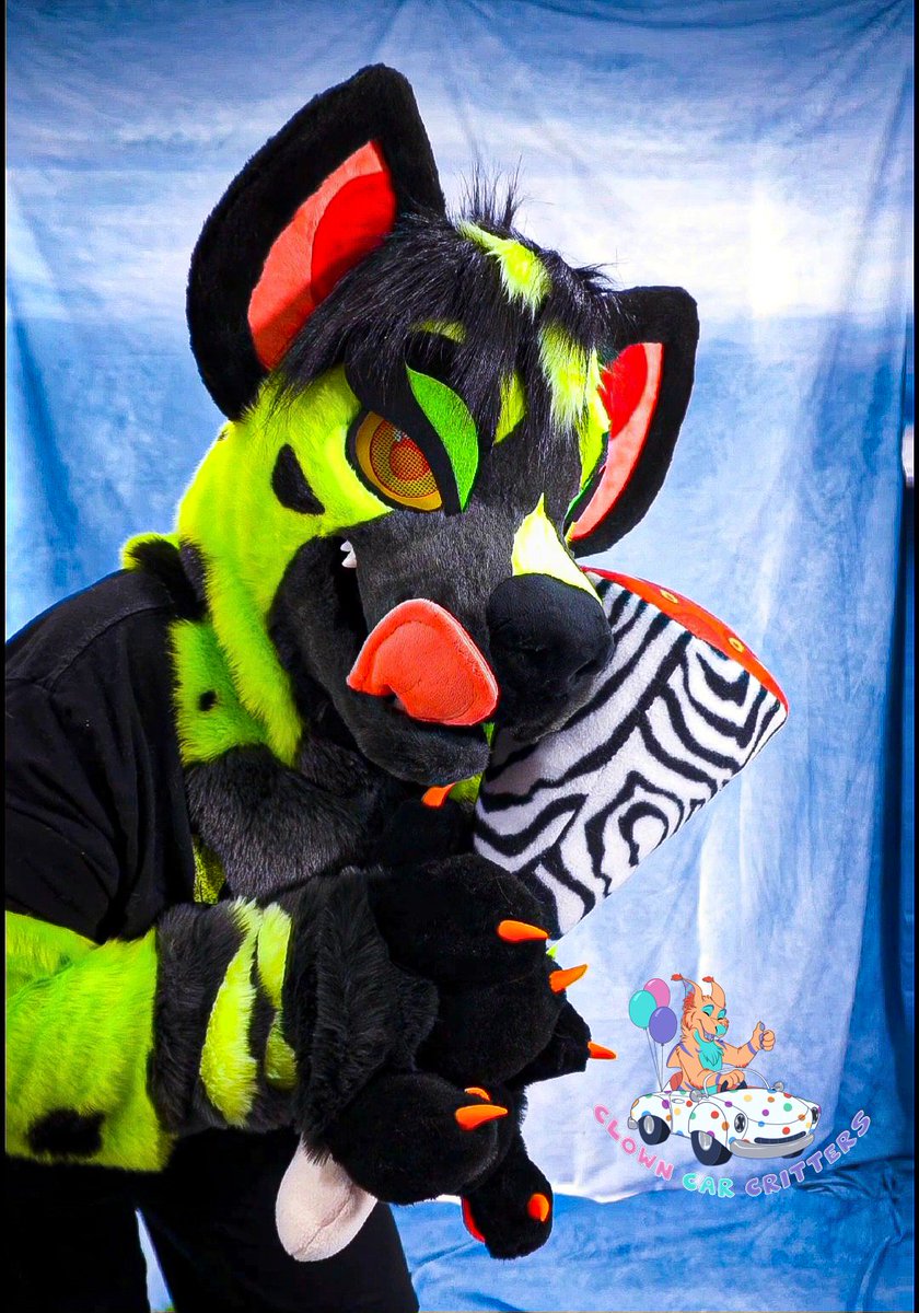 ClownCarCritter's tweet photo. Let’s show some support for small makers!

Makers under 5k, please show your work! https://t.co/to0mM6Byc6