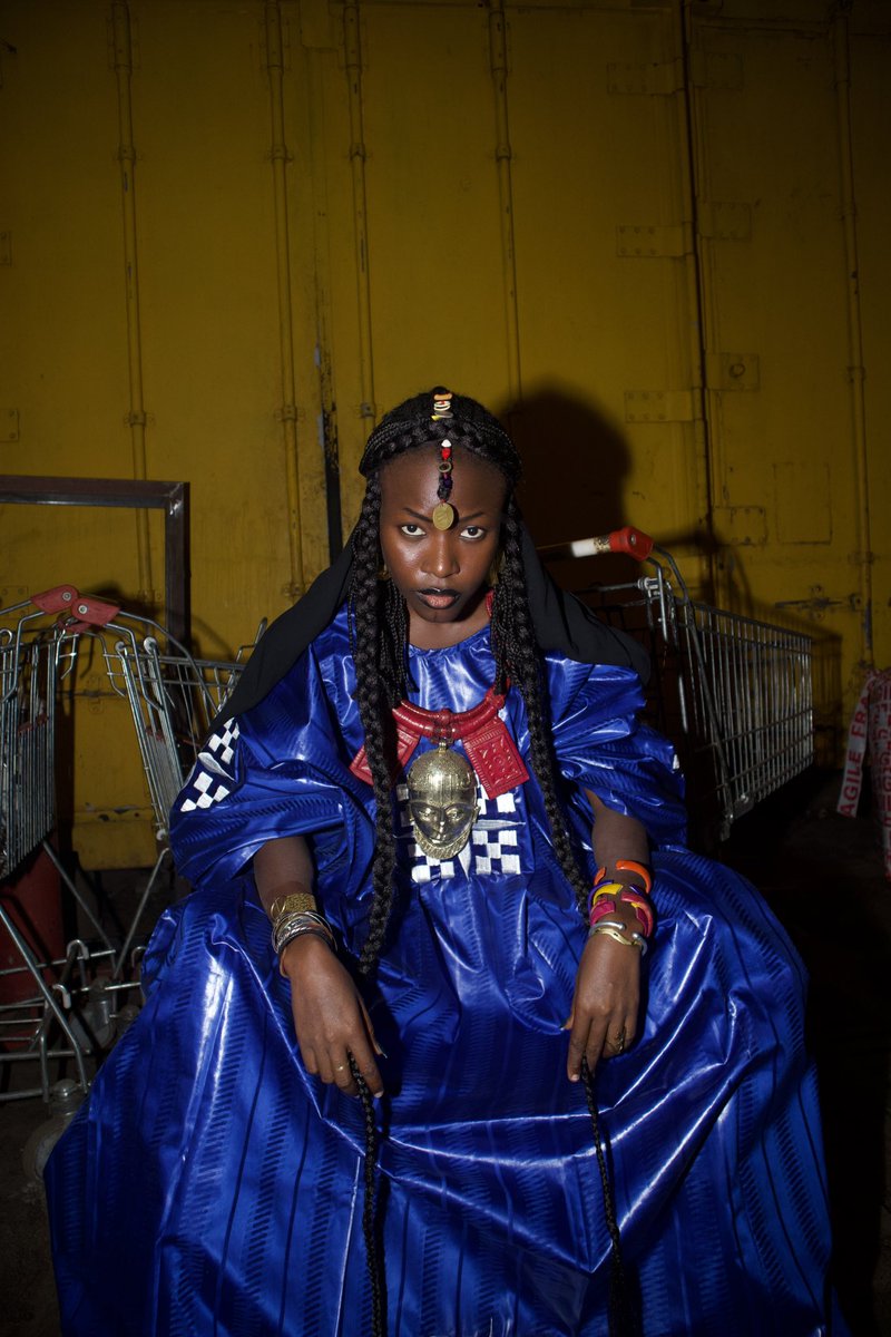 KeitaMally's tweet image. Je suis le passé qui marche dans le présent.
Une femme, une mémoire, une modernité assumée.

#TradiModerne #Mali #Bamako #CultureMalienne