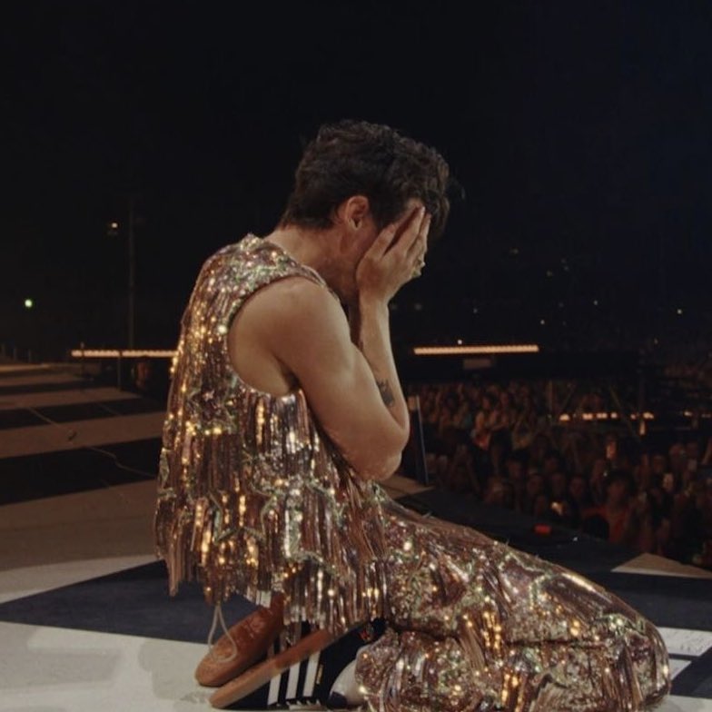 harry saying it could have been 12 yrs before he released music again explains this look im sobbing