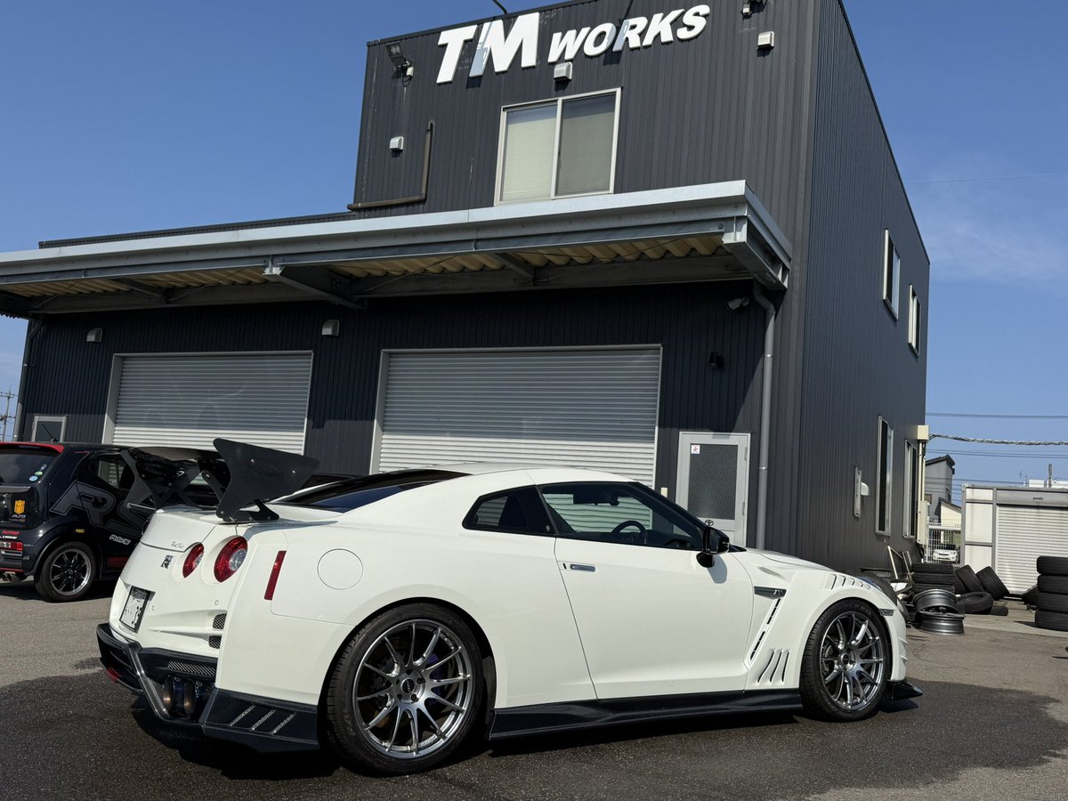 garuda_max's tweet image. エンジン4機目、ミッション2機目、クラッチ3セット目、タービン3機目、エアロ3セット目…死ぬ気で維持してうん10年、まだまだ進化する素晴らしい車です😊

#35の日
#R35
 #GTR