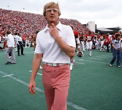 OkHarvArk's tweet photo. Rest in peace - #Coach #Lou #LouHoltz https://t.co/asrSG9LGr8