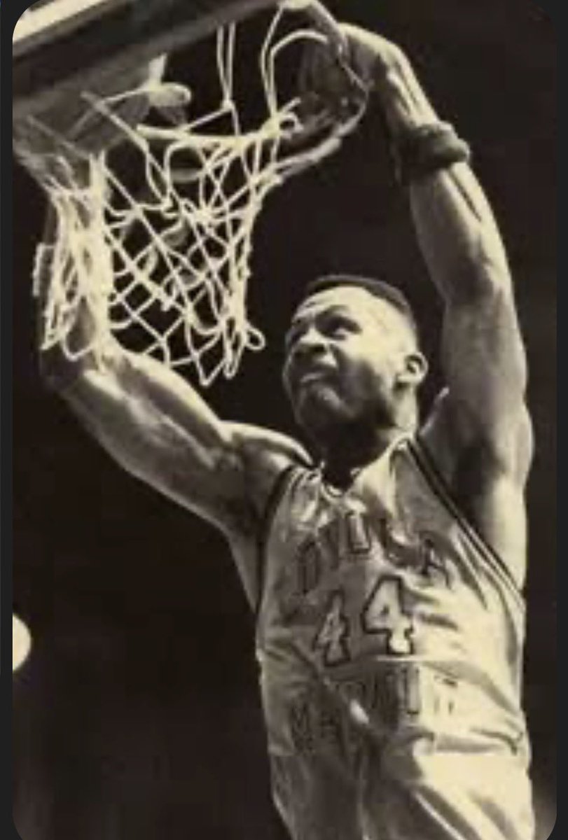 mennenga32's tweet image. March 4 1990…College 🏀 lost an All Time Great. After a Lob Dunk vs. Portland in the WCC semis - Hank Gathers collapsed and was gone…He &amp;amp; LMU revolutionized 🏀 and re defined what playing FAST was. My freshman year we played LMU - Hank went for 36 &amp;amp; 22

#RestInPower  Big Hank