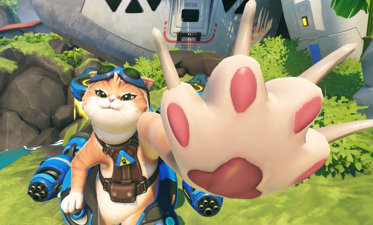 Brig cut them nails girl……..!