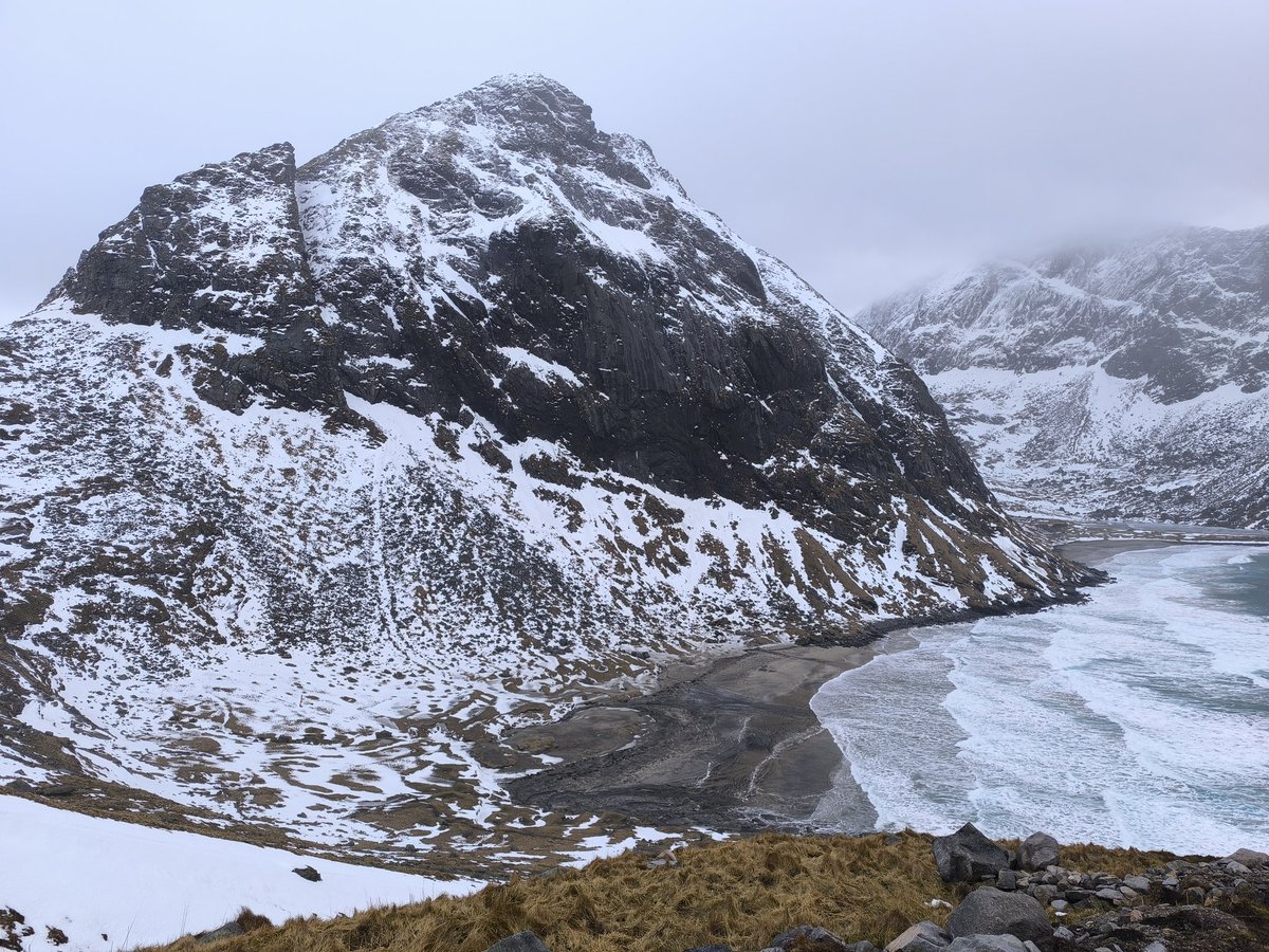 LeoSantisteban's tweet photo. Ice Ice Baby #ryten #kvalvika #islaslofoten #noruega https://t.co/as0ZWWgduD