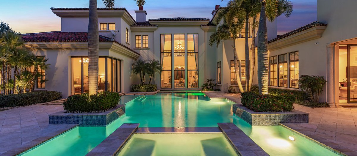 BoardwalkTimes's tweet photo. Custom Italianate Residence
💵: $19,000,000
🏡: 11,524 SQ FT | 10 BR | 14 BA + 2 Half BA

• 2 private guest suites
• Golf course and water views
• Resort style pool and spa plus children’s pool
• Library and media room https://t.co/ahqNcLK2F9