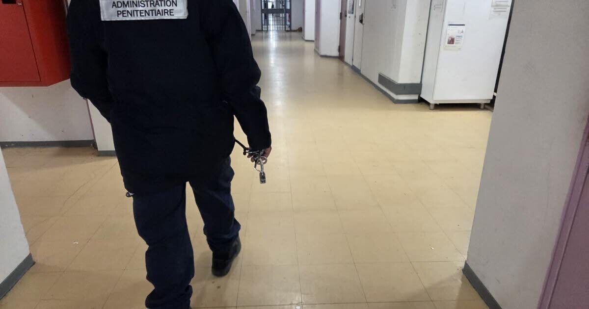 leprogreslyon's tweet image. 🔐 « Il faut être correct, mais parfois expéditif » : dans le quotidien d'un agent pénitentiaire au centre de #détention de Villefranche-sur-Saône.

➡️ l.leprogres.fr/2F4