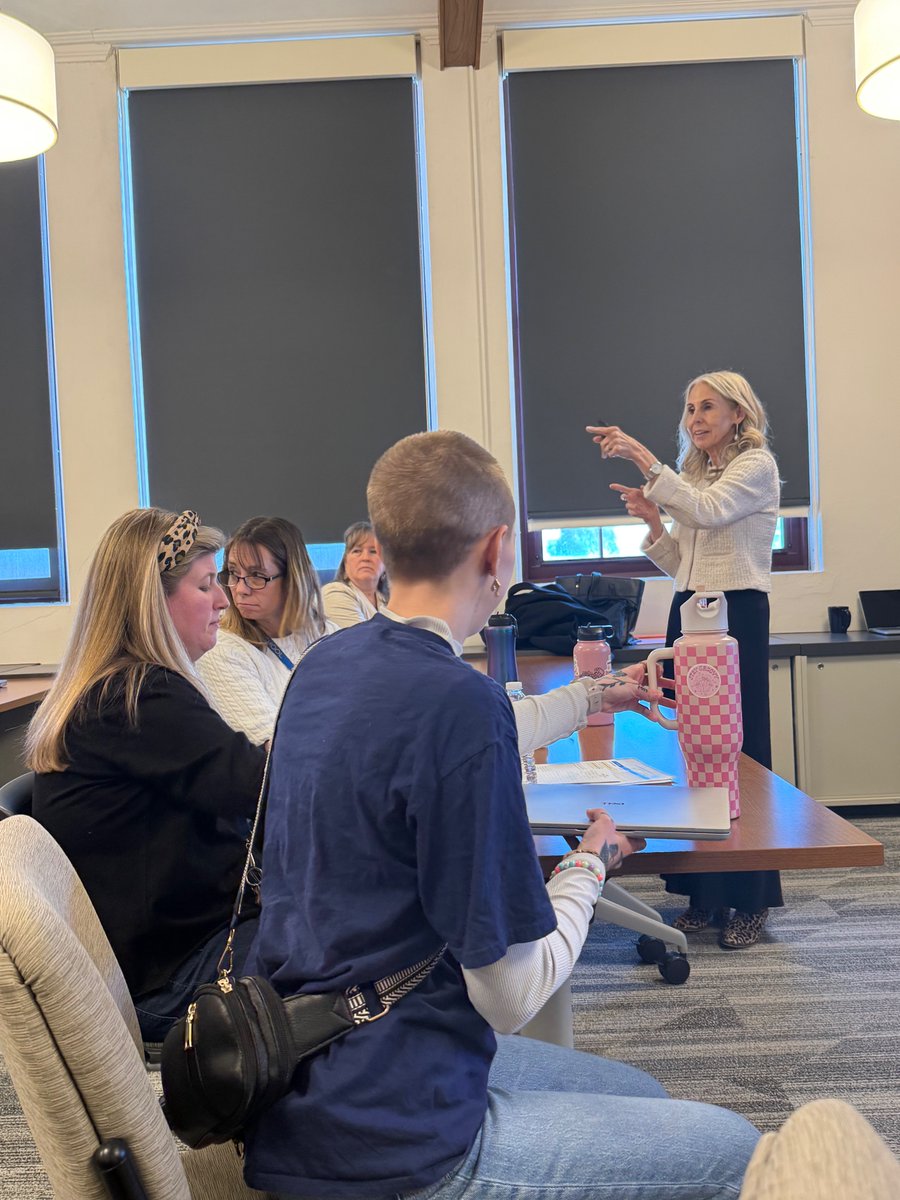 Amy Rotundo tweet media