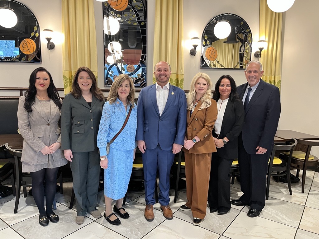 AmericasCUs's tweet image. .@nycuatweets and New York #CreditUnion leaders met with @RepGarbarino and his staff about key concerns, including fraud and needed loan maturity updates. #GAC2026