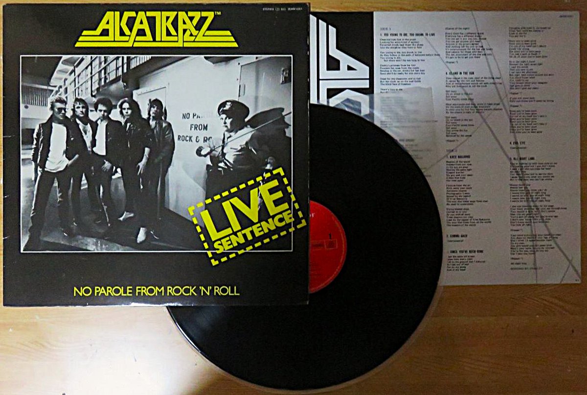 nekometallion's tweet photo. ライヴ・センテンス #LiveSentence アルカトラスが1984年に発表、アナログ国内盤。これはToo Young to Die, Too Drunk to Liveと最初のイングヴェイのギターソロで掴まれたって感じで、No Parole from Rock 'n' Rollが音、酷かったから、LIVE録音して、そのまま1枚目、だしゃよかったんだよな!名演! https://t.co/5QQRzJrTAh