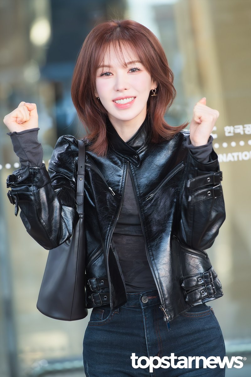 [HD포토] 레드벨벳 웬디, ‘WBC 대한민국 대표팀 응원하러 가요!’ (김포공항 출국) #웬디 #WENDY #레드벨벳 #RedVelvet #김포공항 #출국 #입국 #프리뷰 topstarnews.net/news/articleVi… <- Original Photo