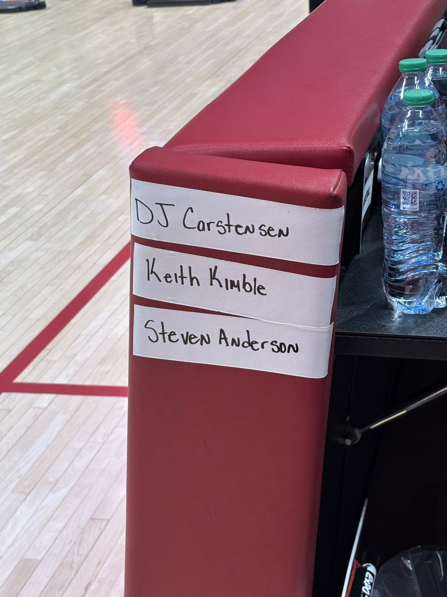 Officials for tonight’s matchup against Minnesota <a href="/pos_josh/">Josh Pos</a> #iubb