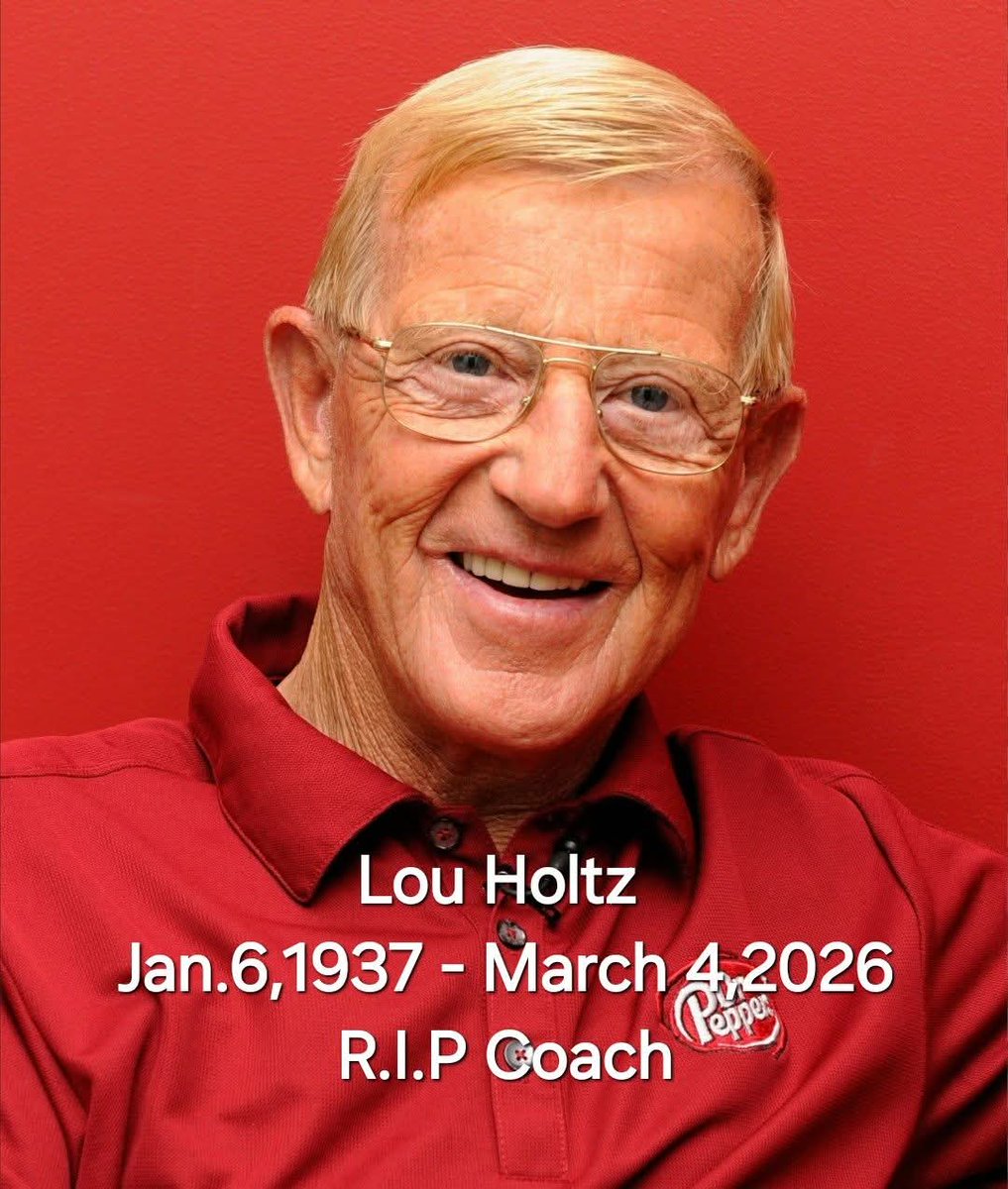 lippyent's tweet photo. R.I.P. Coach 🙏 🏈 https://t.co/v0m1Jy2HKK