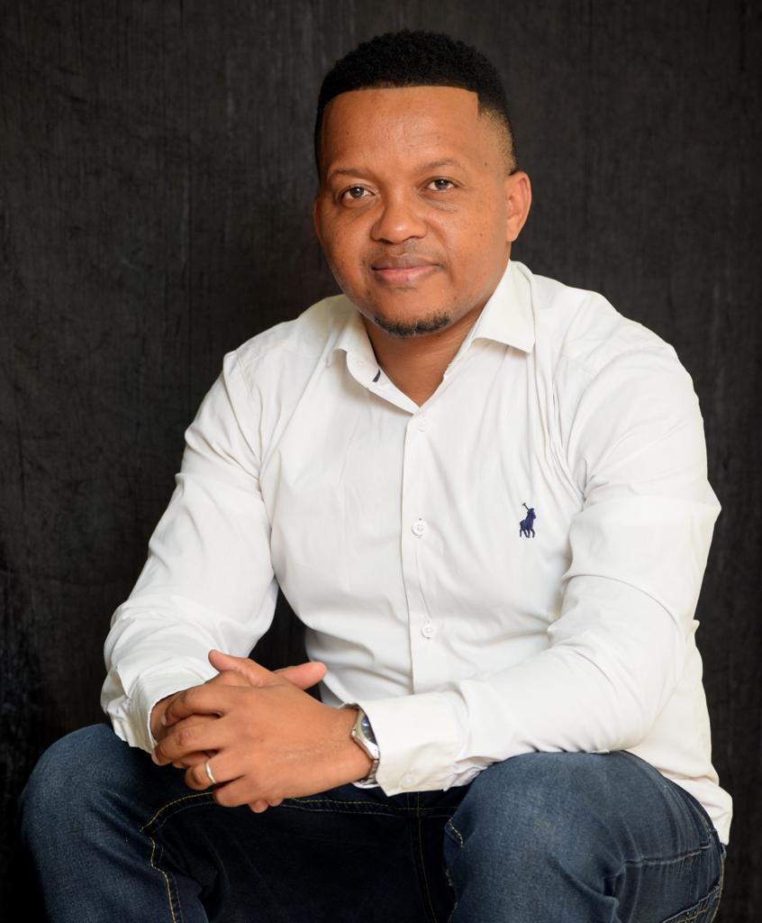 Powerfm987's tweet image. [ON AIR] Starting Over At 40: When Dating Feels Harder Than Divorce For Men

@KI_Mkhari is in conversation with Relationship coach, Modise Moloi.

#POWERZone