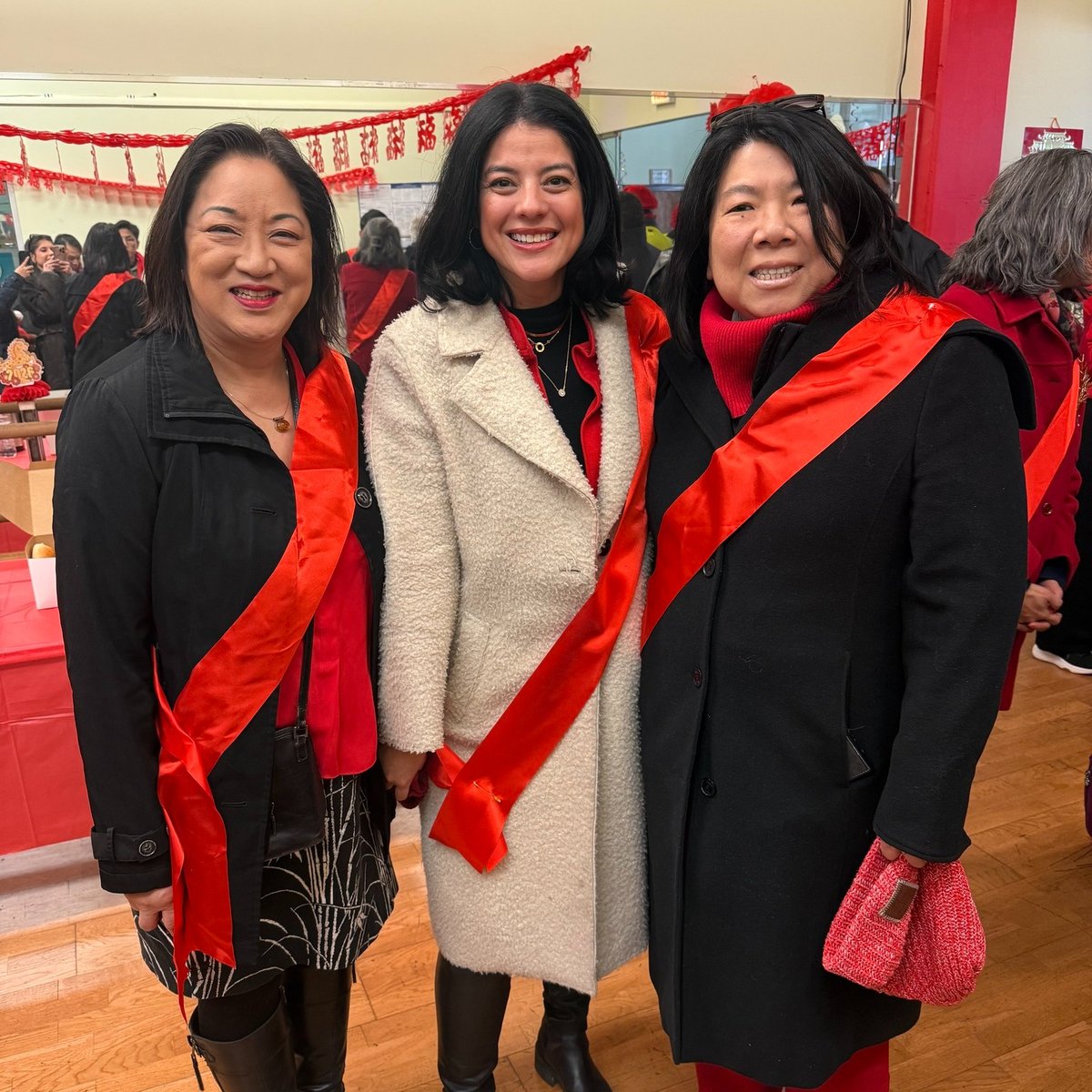 chicityclerk's tweet image. Wishing everyone strength, good fortune and energy this #YearOfTheHorse! 🐎✨
 
I had a amazing time celebrating with community members and leaders at the Chicago Chinatown Community Foundation’s annual Lunar New Year Parade.