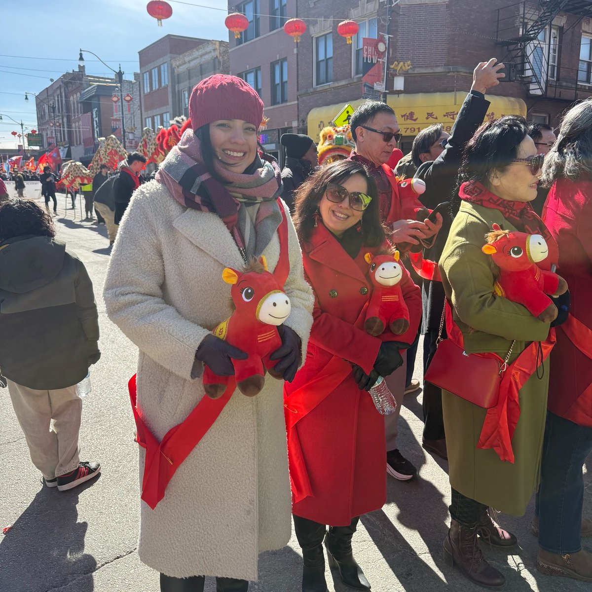 chicityclerk's tweet image. Wishing everyone strength, good fortune and energy this #YearOfTheHorse! 🐎✨
 
I had a amazing time celebrating with community members and leaders at the Chicago Chinatown Community Foundation’s annual Lunar New Year Parade.