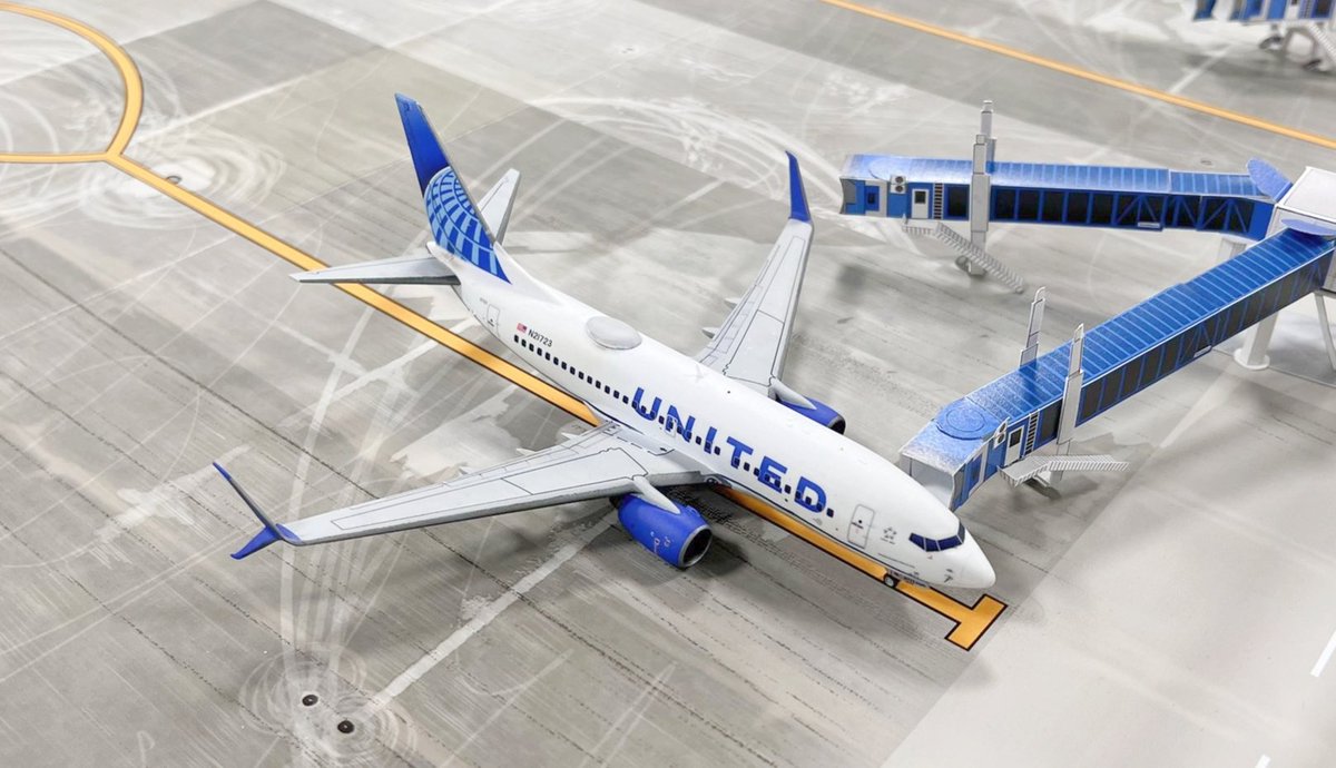 旅客機プラモフェス tweet media