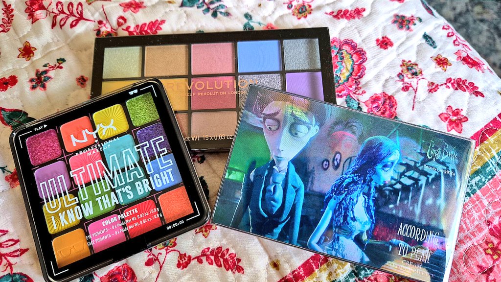 xxbeauteevilxx's tweet image. @depeachymoe thank you so very much!!! #MakeupLover #SoBright