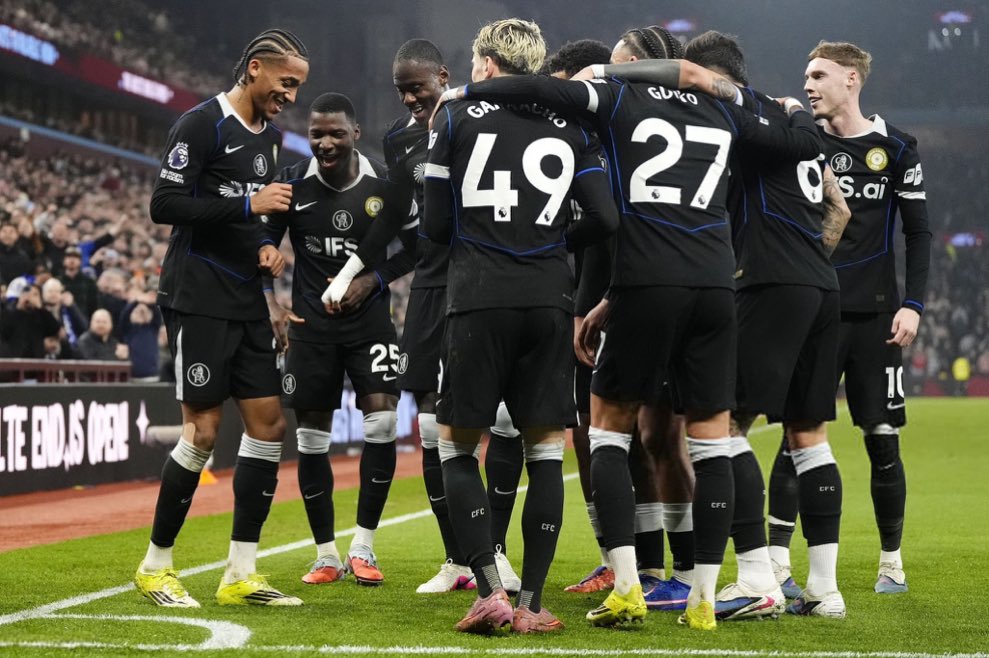 that’s literally my family 💙😭