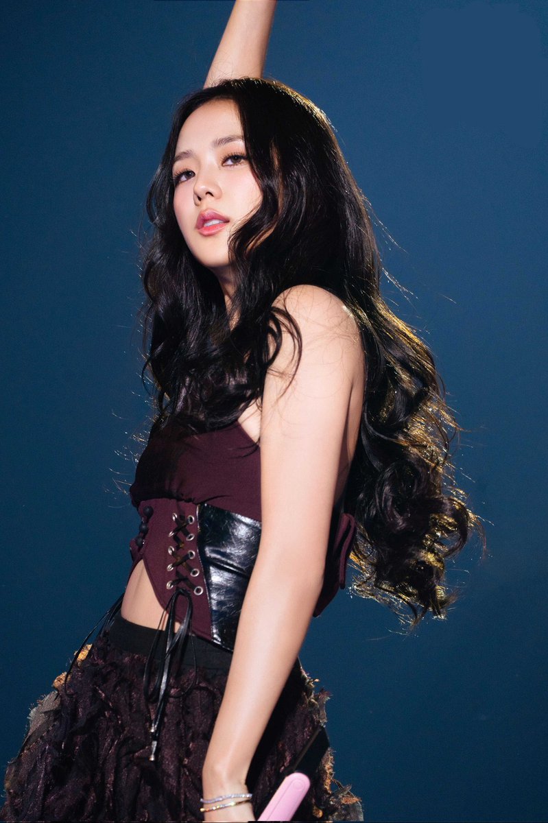 Jisoo ☆ tweet media