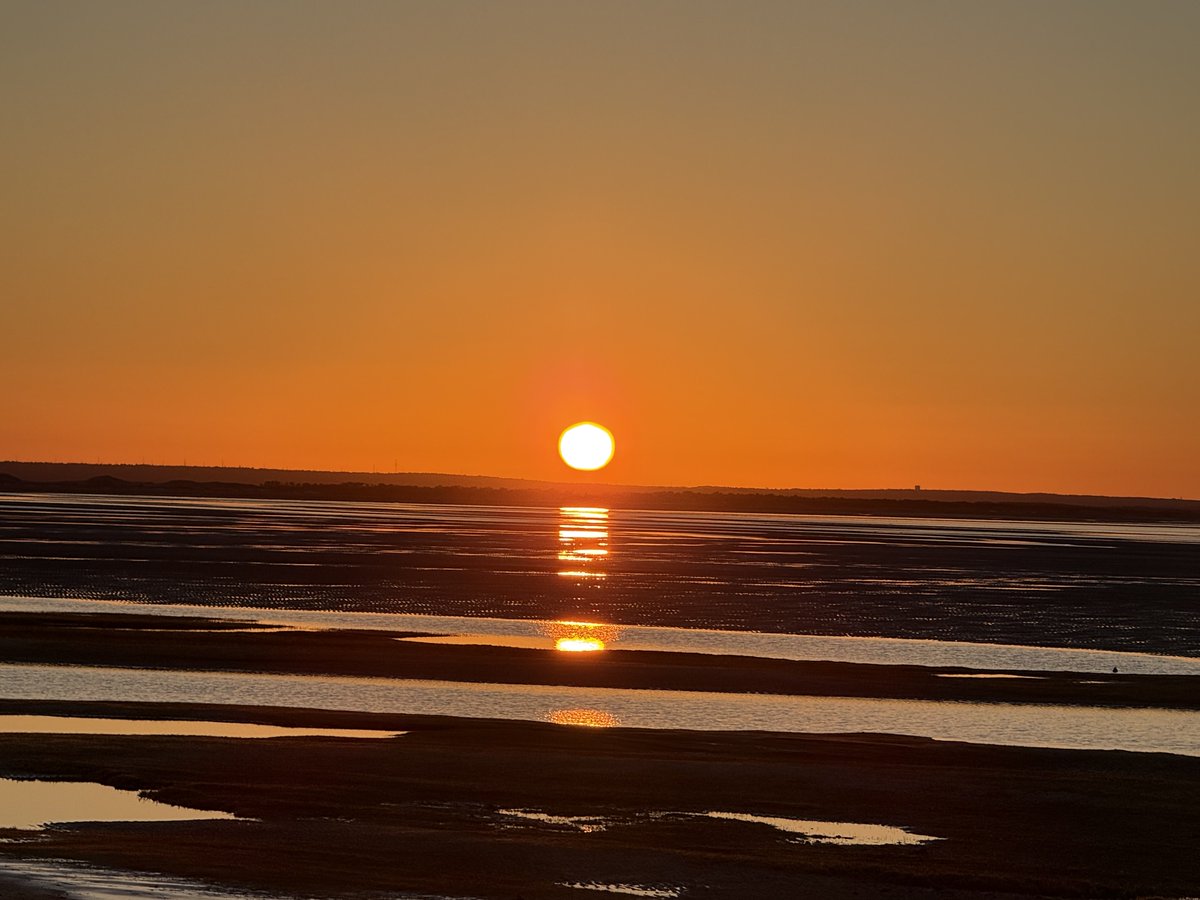 mmuhlfelder's tweet image. Hard to believe what we were dealing with on #capecodbay a week ago. We have returned to our #calmocean