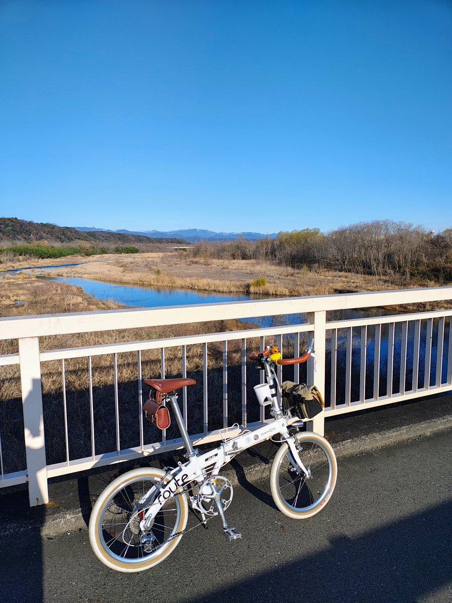 kojirou4941's tweet image. #チャリ通
 #多摩川
 #route

おはようございます😊
今朝は晴天で気持ちの良い朝です☀️.°
ちょっと肌寒いですが😅
そんな木曜日
あと二日でお休みですね❗
それでは今日もぼちぼちと仕事頑張って行きます💪